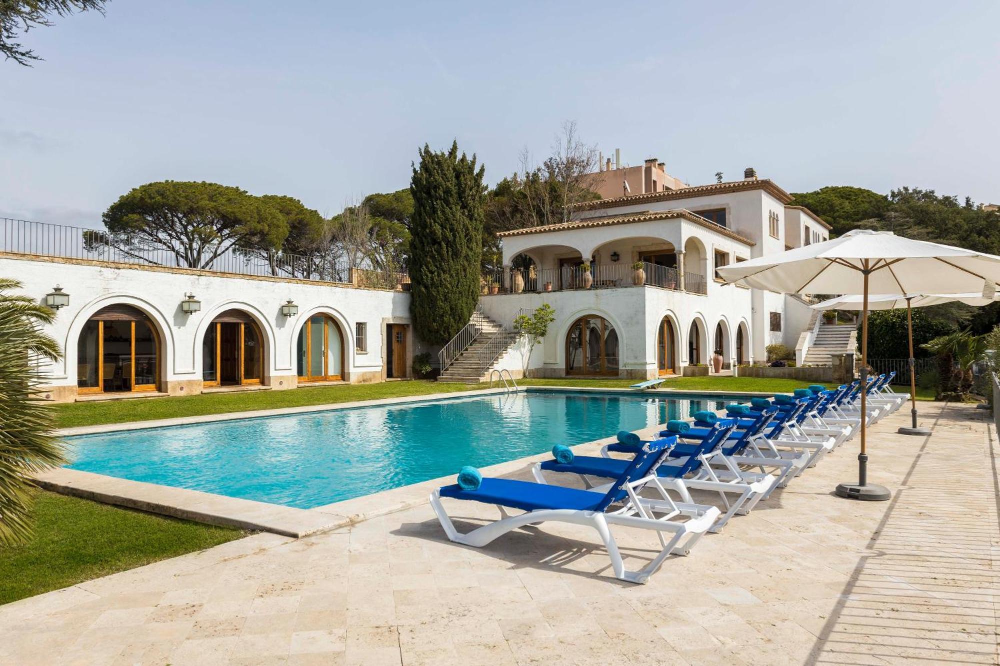 Villa Maricel Сан-Фелиу-де-Гишольс Экстерьер фото