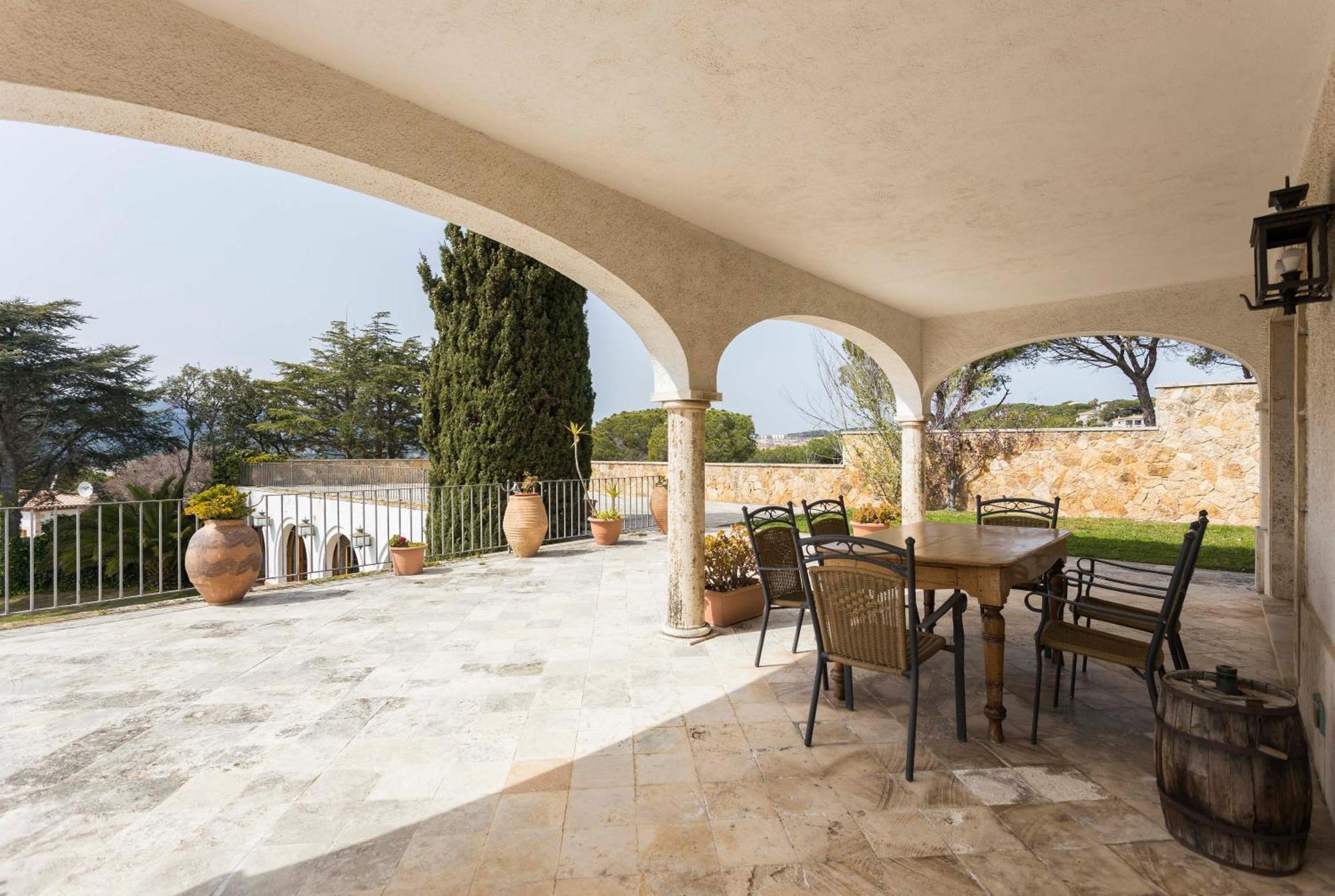 Villa Maricel Сан-Фелиу-де-Гишольс Экстерьер фото