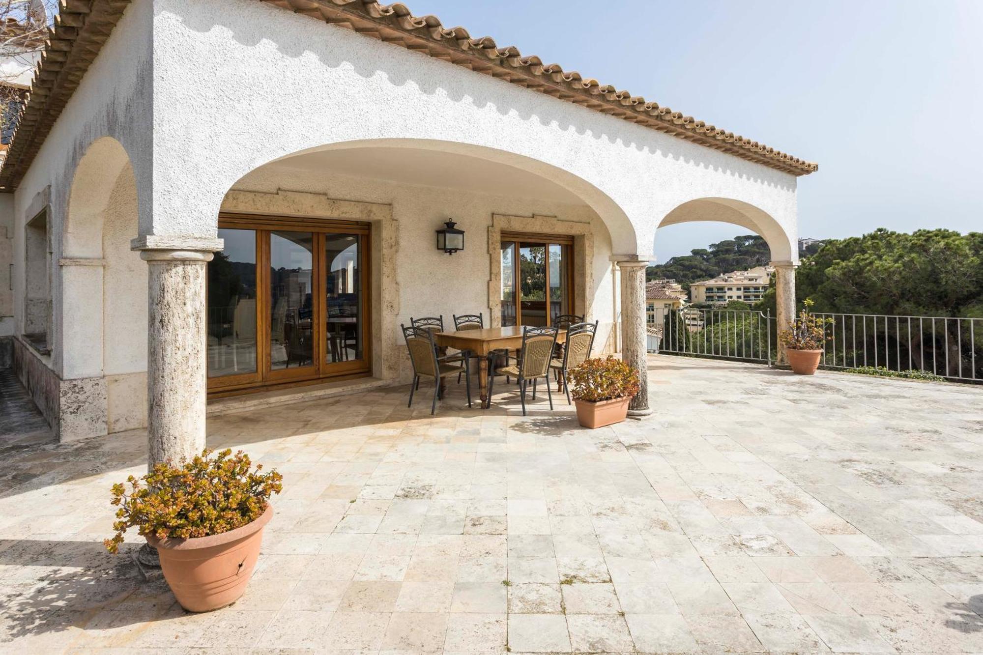 Villa Maricel Сан-Фелиу-де-Гишольс Экстерьер фото