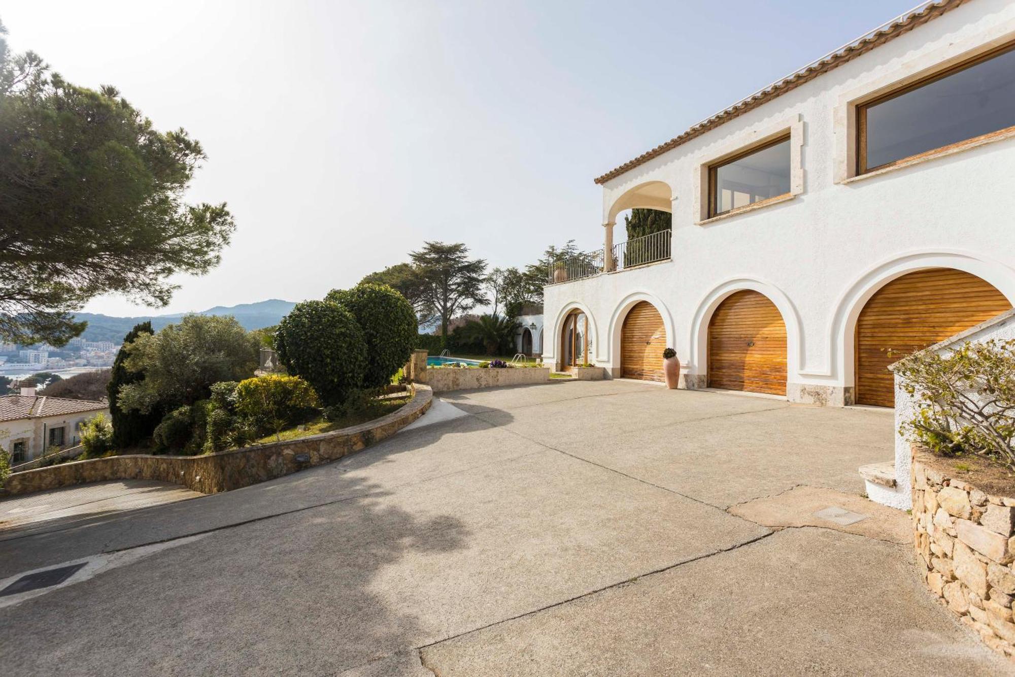 Villa Maricel Сан-Фелиу-де-Гишольс Экстерьер фото